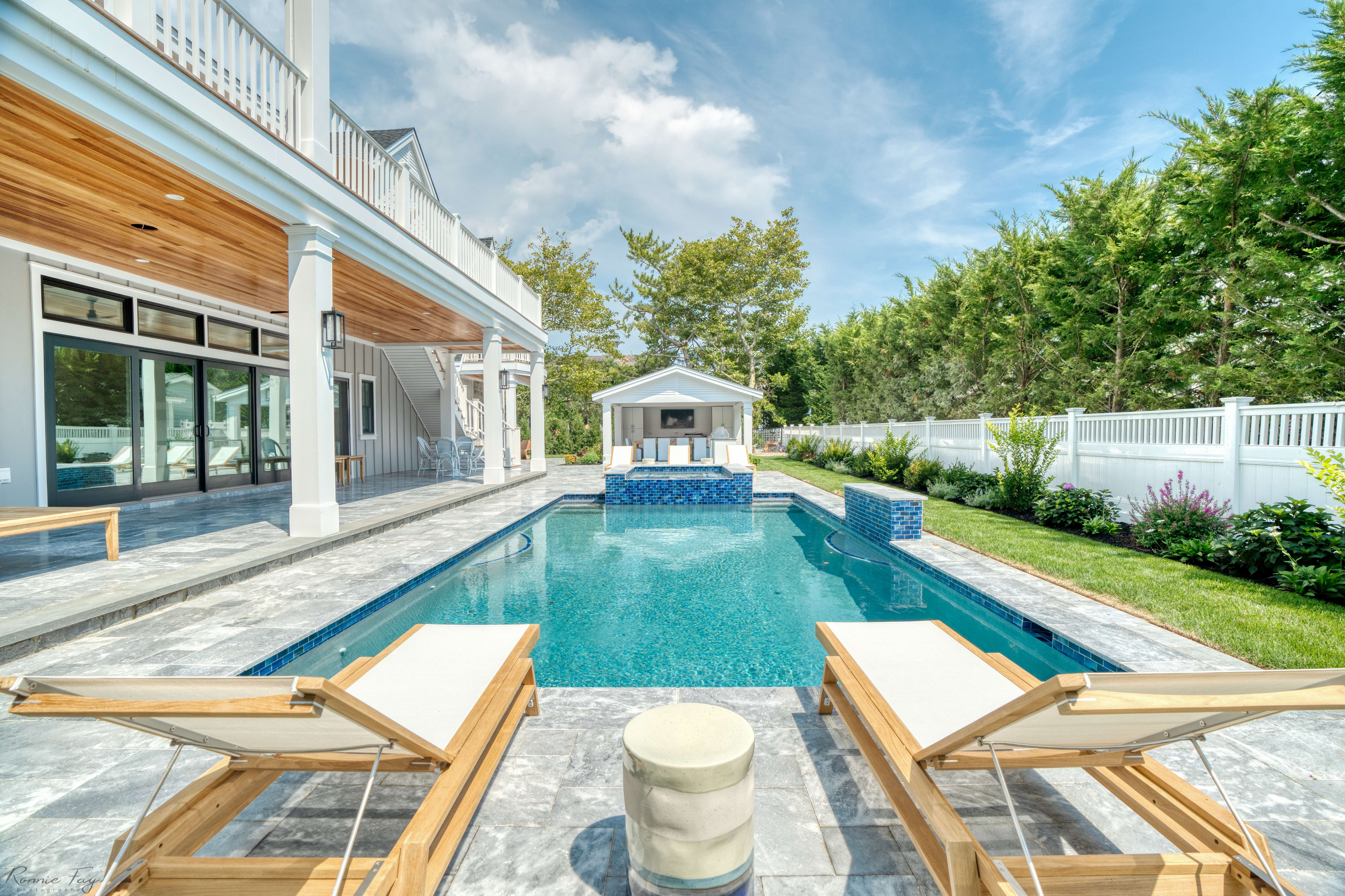 Seamless Shore Living: A Stunning Avalon Retreat
